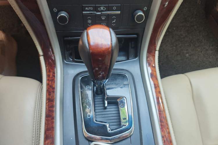 Used Cadillac SLS Seville 2011 2.0T Elite Edition Gear Lever
