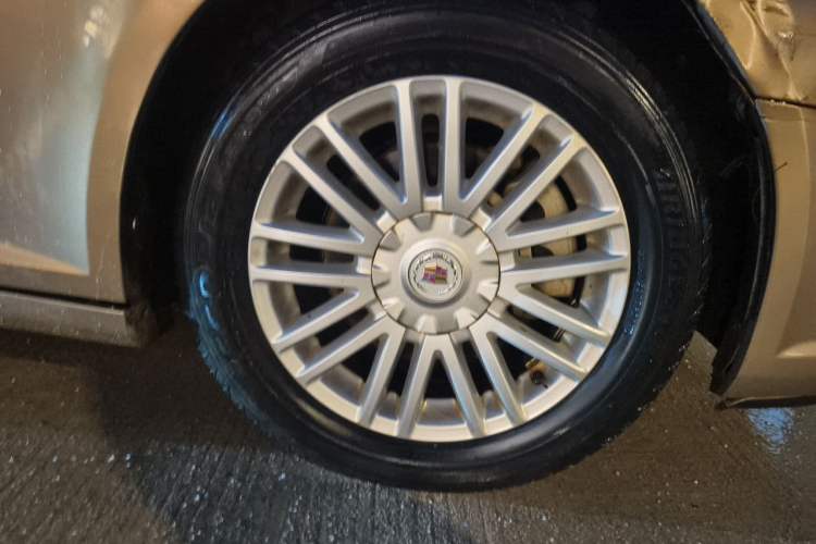 Used Cadillac SLS Seville 2011 2.0T Elite Edition Right Front Wheel Hub