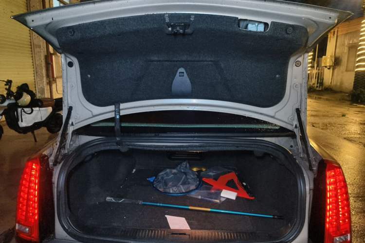 Used Cadillac SLS Seville 2011 2.0T Elite Edition Trunk