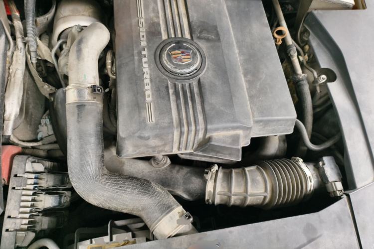 Used Cadillac SLS Seville 2011 2.0T Luxury Edition Engine Bay