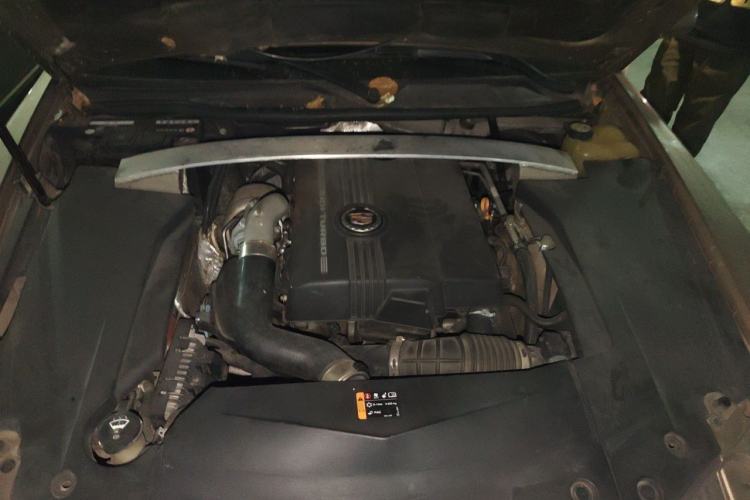 Used Cadillac SLS Seville 2011 2.0T Elite Edition Engine Bay