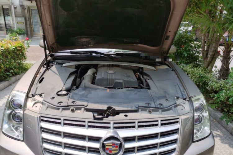 Used Cadillac SLS Seville 2011 2.0T Elite Edition Engine Bay