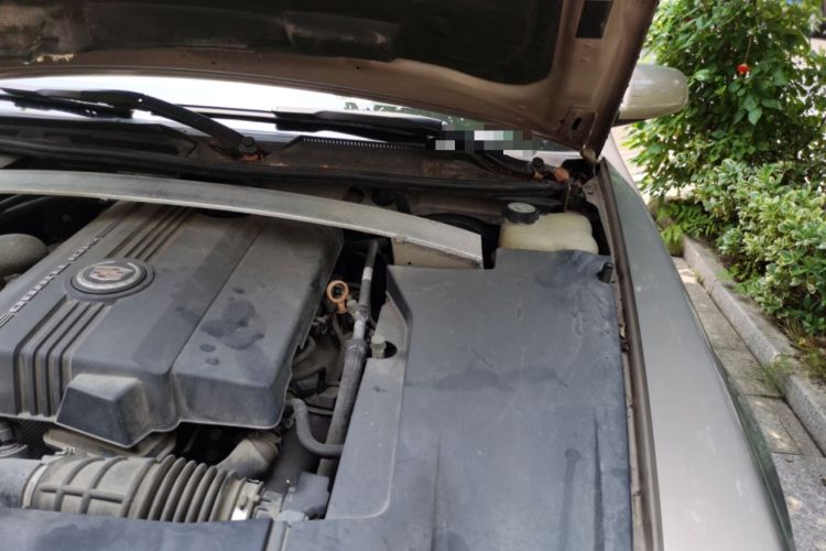 Used Cadillac SLS Seville 2011 2.0T Elite Edition Engine Bay Left