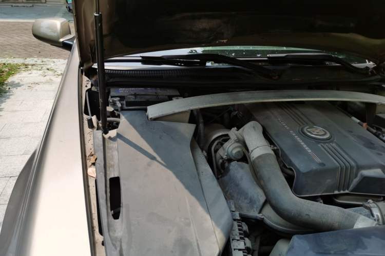 Used Cadillac SLS Seville 2011 2.0T Elite Edition Engine Bay Right