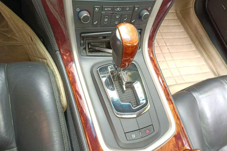 Used Cadillac SLS Seville 2011 2.0T Elite Edition Gear Lever