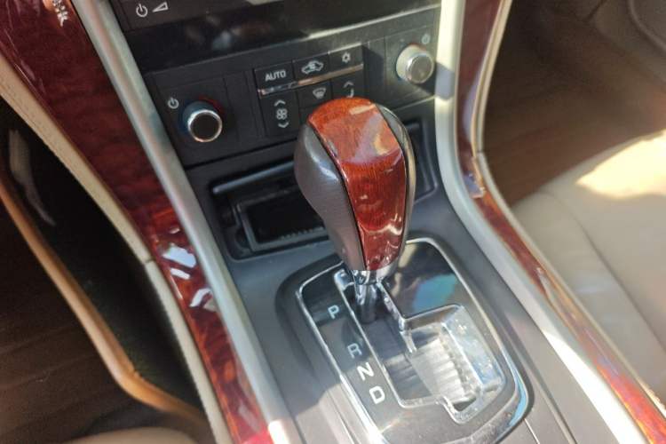 Used Cadillac SLS Seville 2011 2.0T Elite Edition Gear Lever