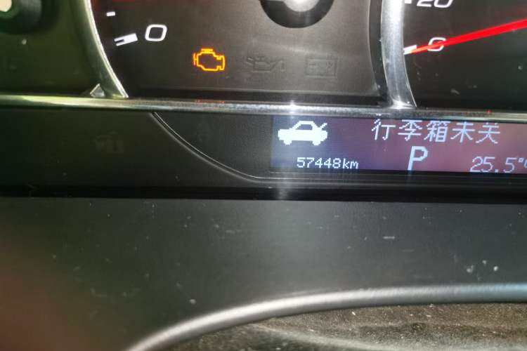 Used Cadillac SLS Seville 2011 2.0T Elite Edition Odometer Close Up