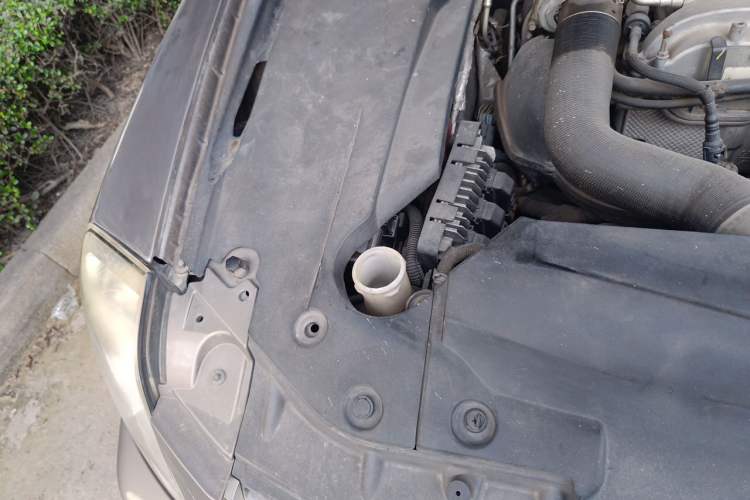 Used Cadillac SLS Seville 2012 2.0T Comfort Model Engine Bay Right