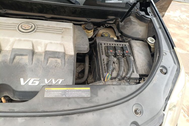 Used Cadillac SRX 2010 3.0L Flagship Edition Engine Bay Left