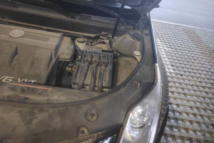 Used Cadillac SRX 2010 3.0L Flagship Edition Engine Bay Left