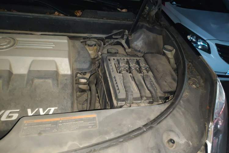 Used Cadillac SRX 2010 3.0L Flagship Edition Engine Bay Left