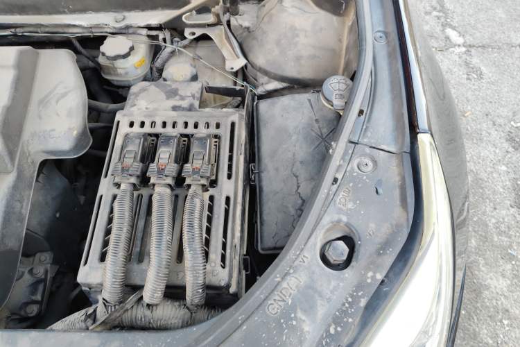 Used Cadillac SRX 2010 3.0L Flagship Edition Engine Bay Left