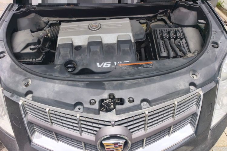 Used Cadillac SRX  Engine Bay