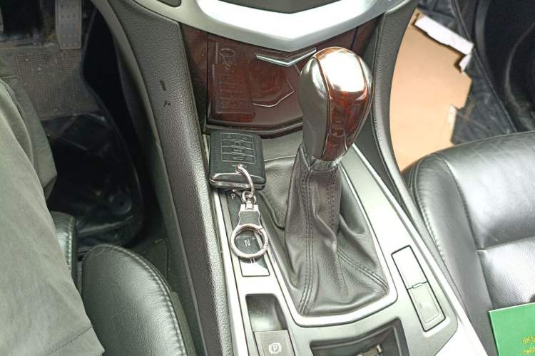 Used Cadillac SRX 2010 3.0L Flagship Edition Gear Lever