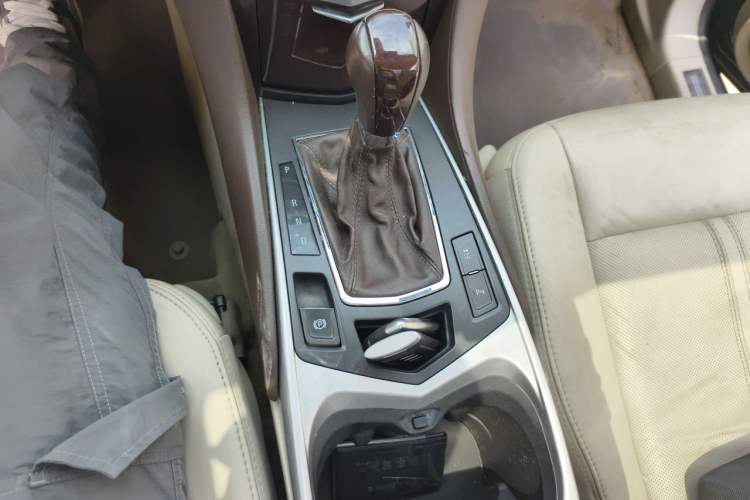 Used Cadillac SRX  Gear Lever