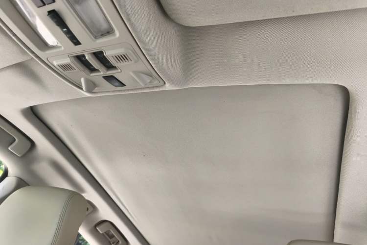 Used Cadillac SRX  Headliner