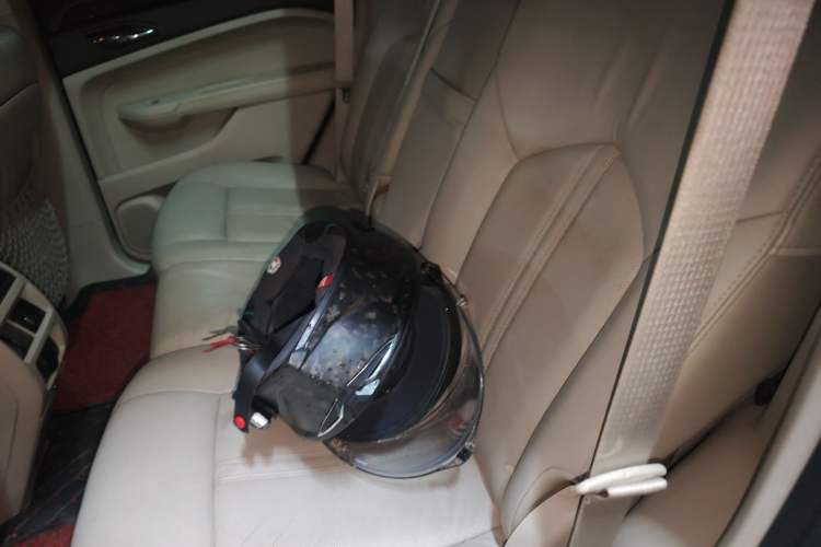 Used Cadillac SRX 2010 3.0L Luxury Edition Left Rear Seat