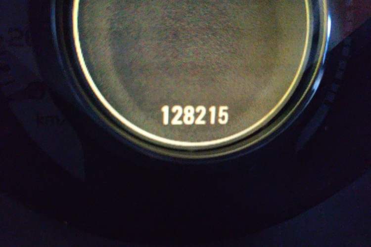 Used Cadillac SRX 2010 3.0L Flagship Edition Odometer Close Up