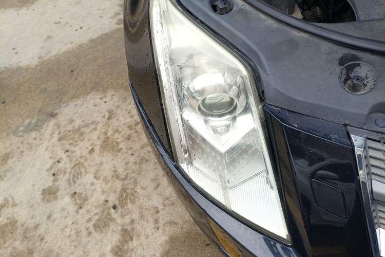Used Cadillac SRX 2010 3.0L Flagship Edition Right Front Headlight