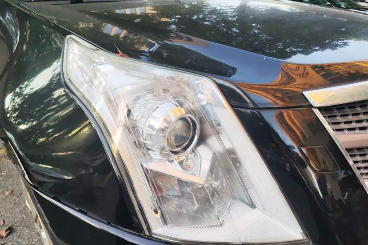 Used Cadillac SRX 2010 3.0L Flagship Edition Right Front Headlight