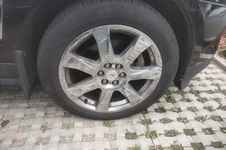 Used Cadillac SRX 2010 3.0L Flagship Edition Right Front Wheel Hub