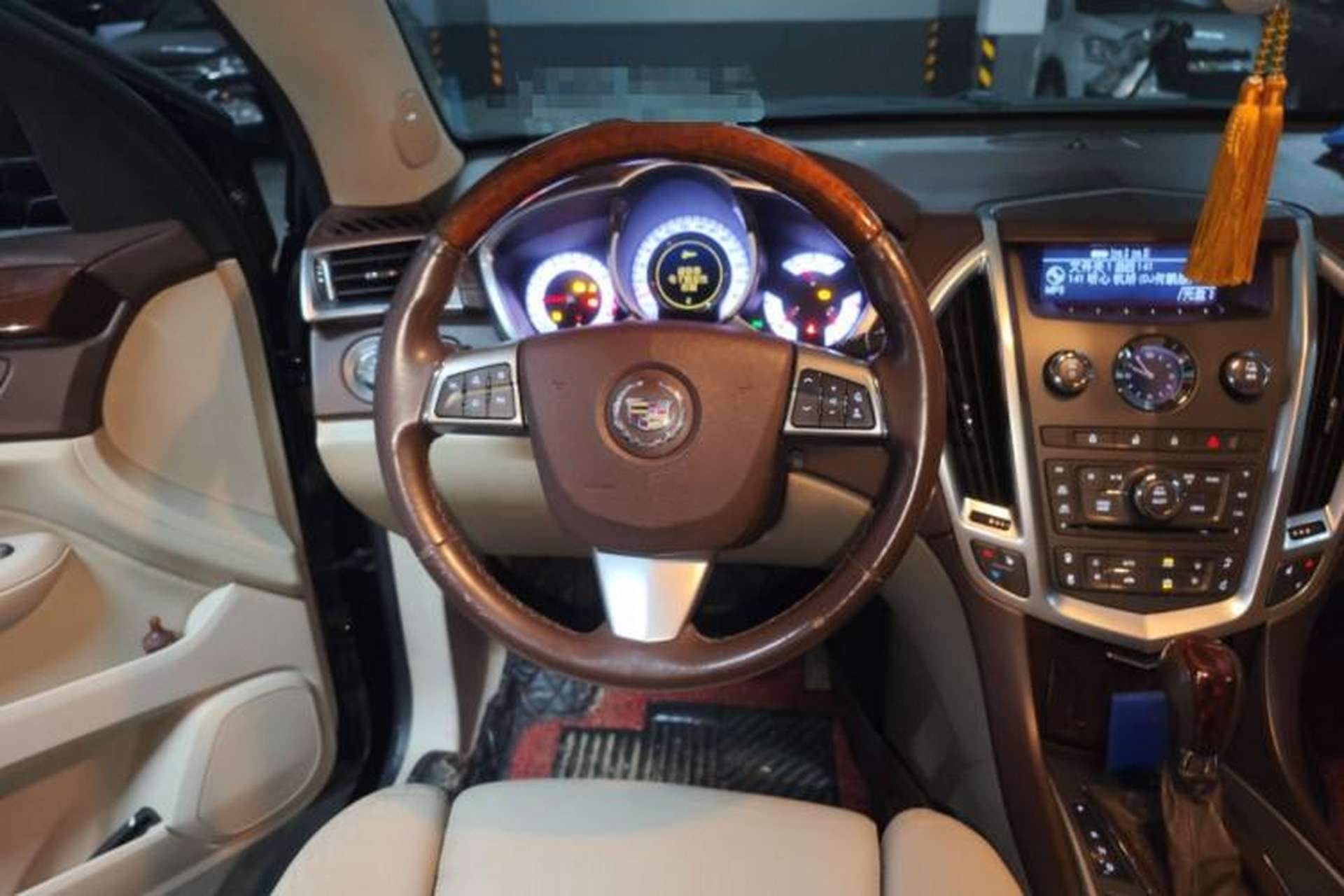 Used Cadillac SRX 2010 3.0L Luxury Edition Steering Wheel