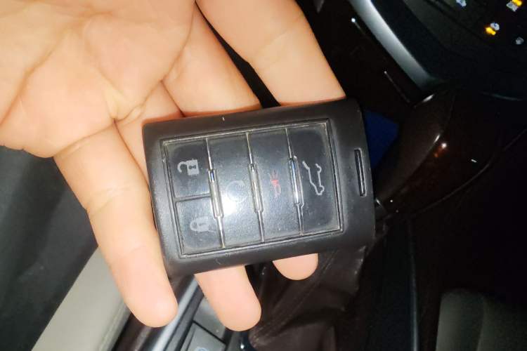 Used Cadillac SRX 2010 3.0L Luxury Edition Vehicle Key