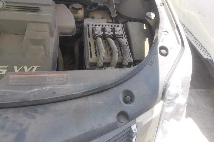 Used Cadillac SRX 2010 3.0L Flagship Edition Engine Bay Left
