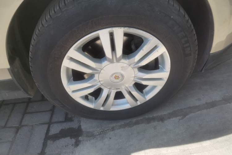 Used Cadillac SRX 2010 3.0L Flagship Edition Right Front Wheel Hub