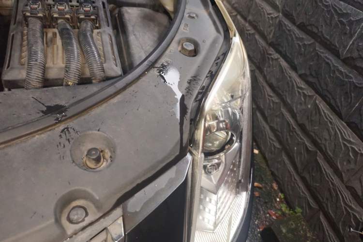 Used Cadillac SRX 2010 3.0L Flagship Edition Engine Bay Left