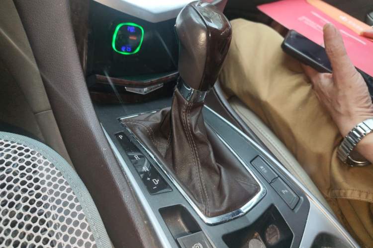 Used Cadillac SRX 2010 3.0L Flagship Edition Gear Lever