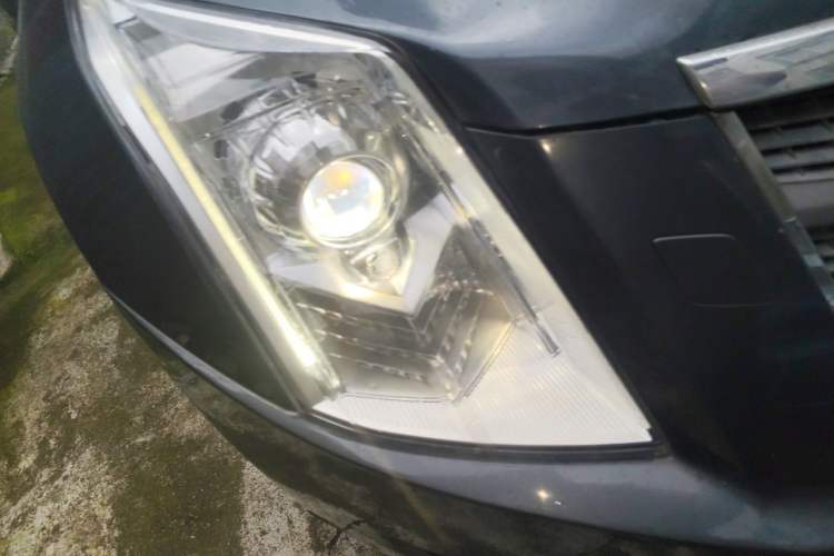 Used Cadillac SRX 2010 3.0L Flagship Edition Right Front Headlight