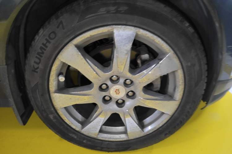 Used Cadillac SRX 2010 3.0L Flagship Edition Right Front Wheel Hub