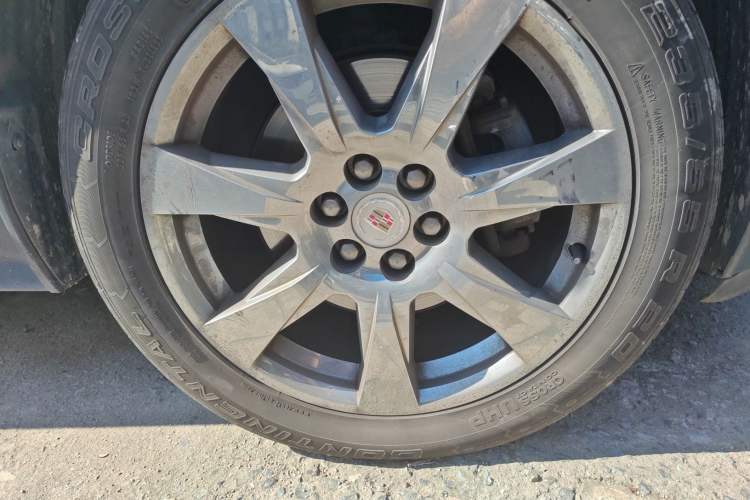 Used Cadillac SRX 2010 3.0L Flagship Edition Right Front Wheel Hub