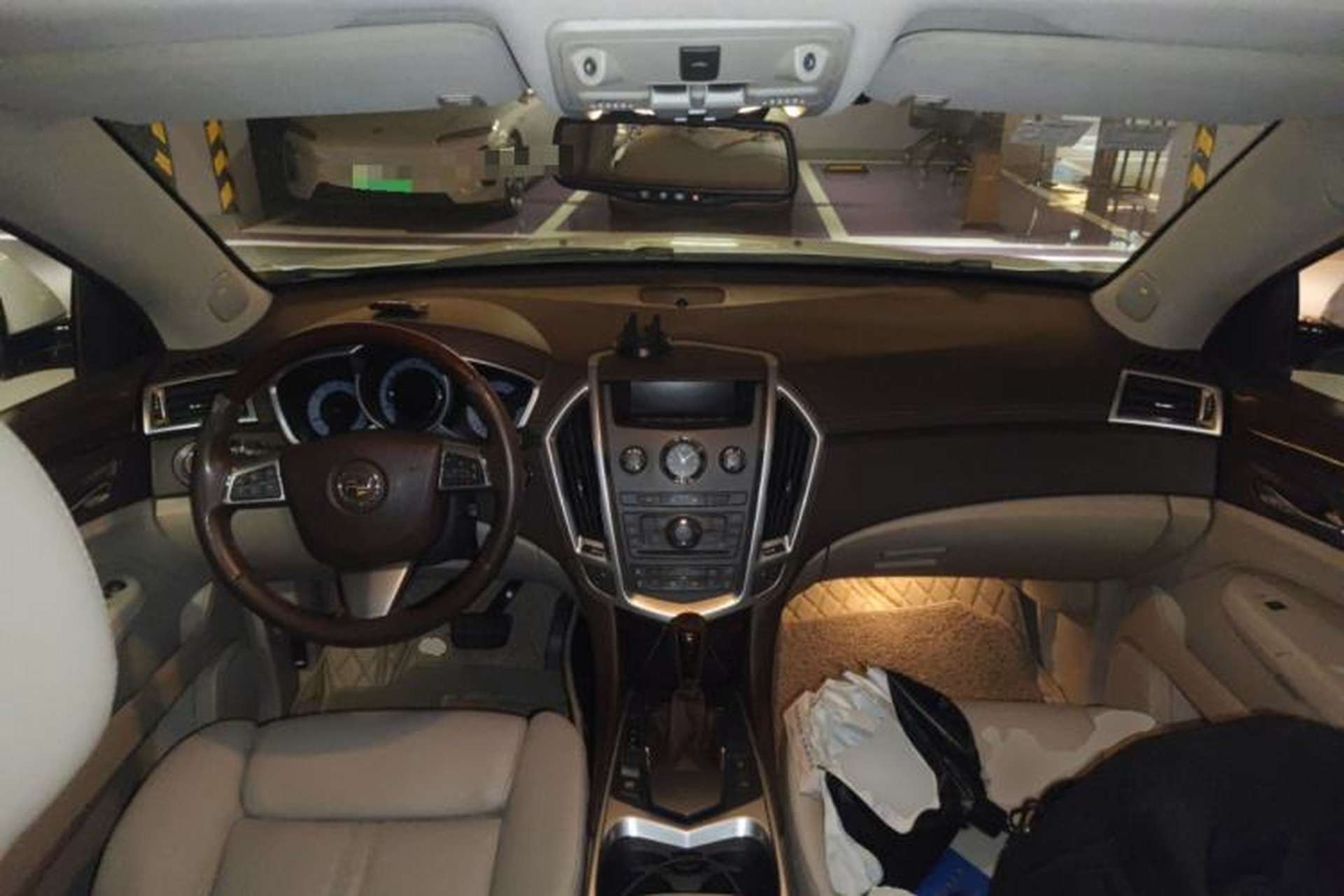 Used Cadillac SRX 2010 3.0L Flagship Edition Center Console