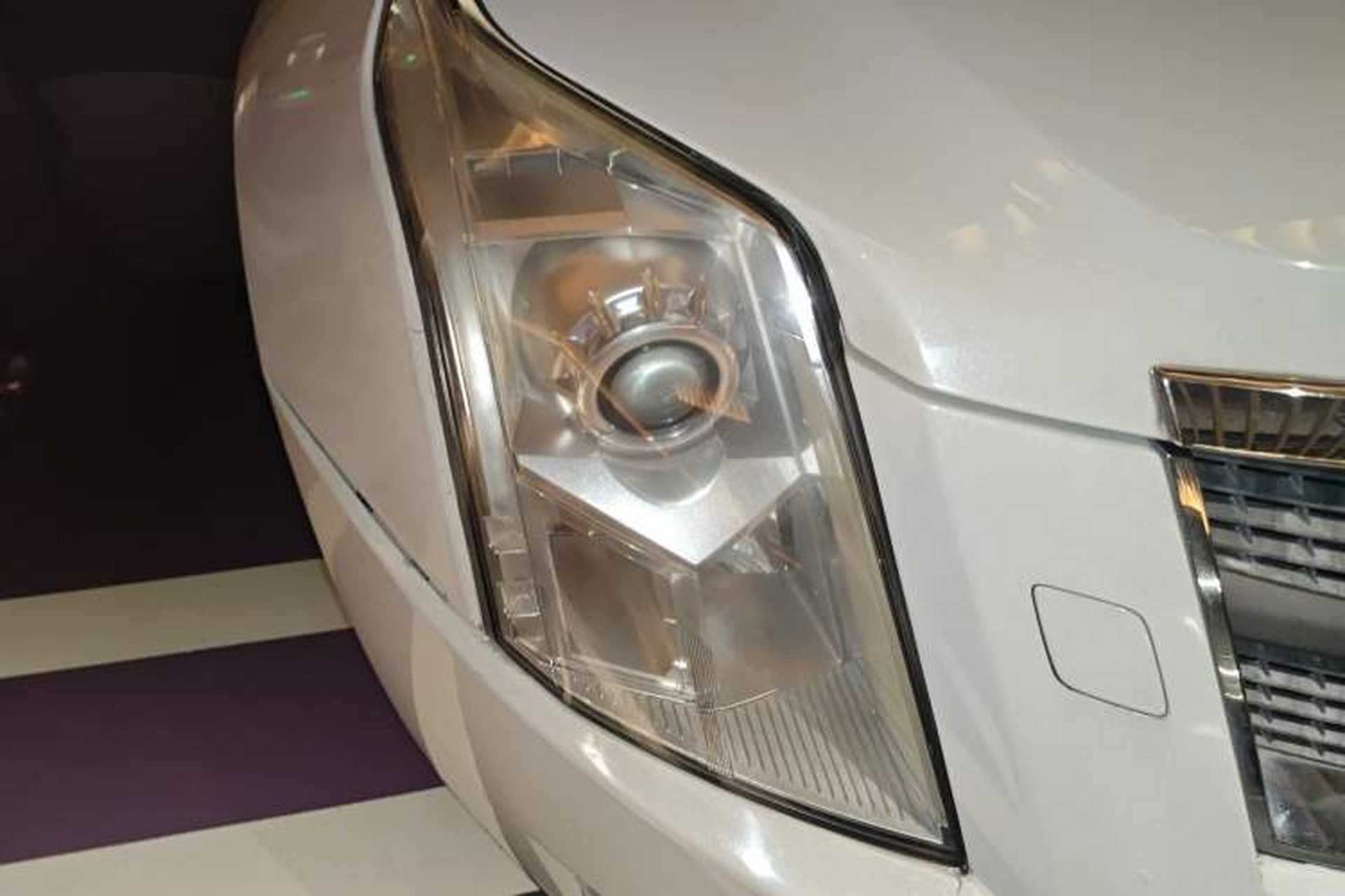 Used Cadillac SRX 2010 3.0L Flagship Edition Right Front Headlight