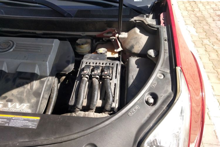 Used Cadillac SRX 2010 3.0L Flagship Edition Engine Bay Left