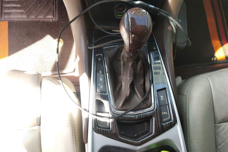 Used Cadillac SRX 2010 3.0L Flagship Edition Gear Lever