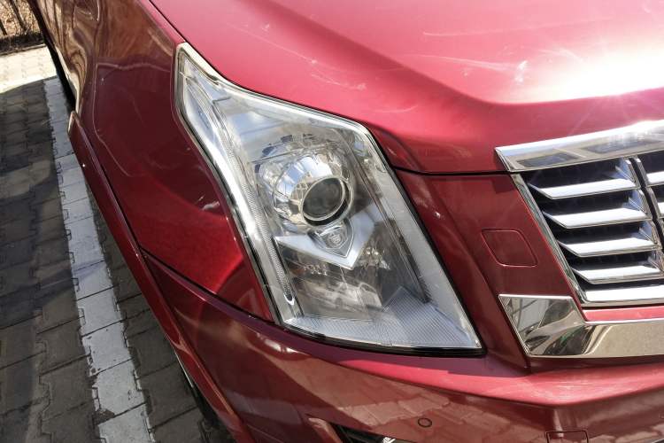 Used Cadillac SRX 2010 3.0L Flagship Edition Right Front Headlight