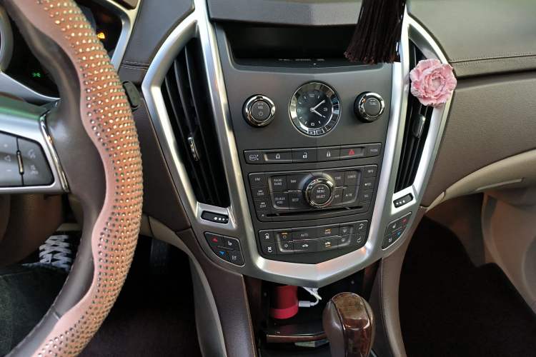 Used Cadillac SRX 2010 3.0L Flagship Edition Audio And AC Panel