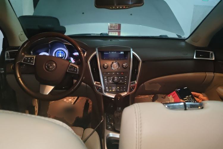 Used Cadillac SRX 2010 3.0L Flagship Edition Center Console