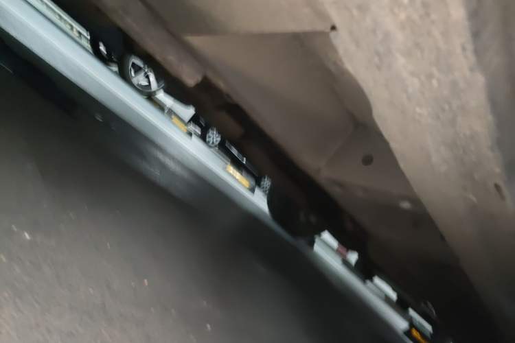 Used Cadillac SRX 2010 3.0L Flagship Edition Chassis Front Left