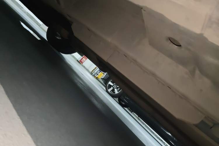 Used Cadillac SRX 2010 3.0L Flagship Edition Chassis Rear Left