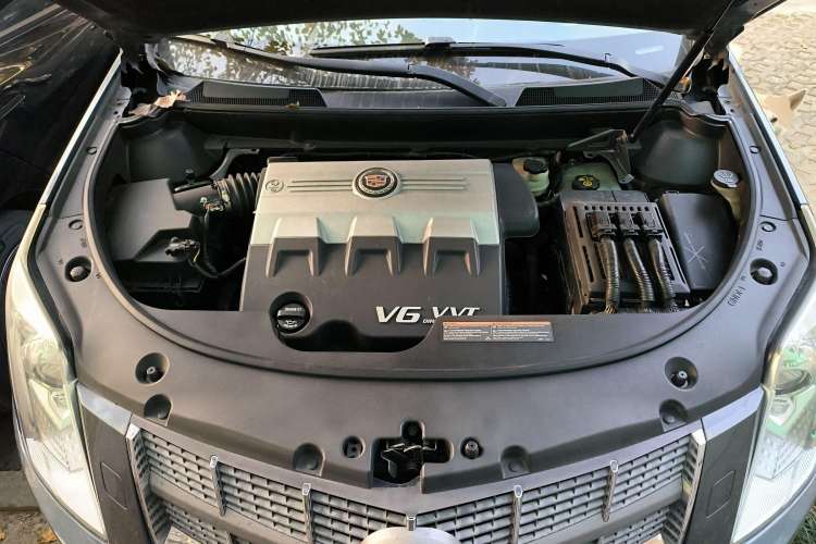 Used Cadillac SRX 2010 3.0L Flagship Edition Engine Bay