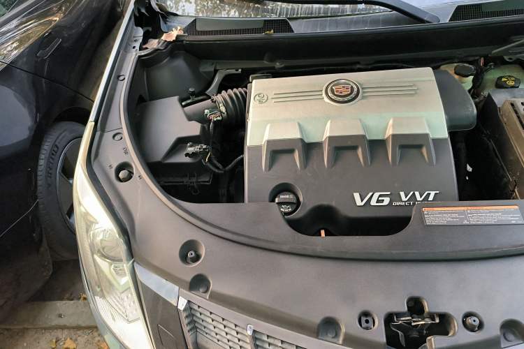 Used Cadillac SRX 2010 3.0L Flagship Edition Engine Bay Right