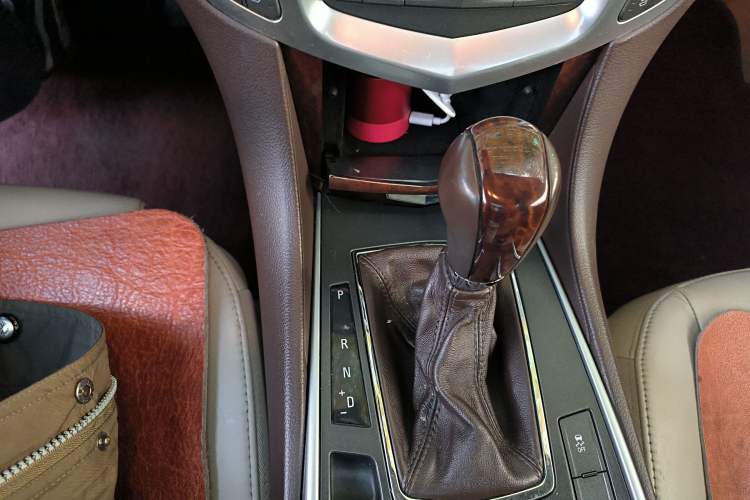 Used Cadillac SRX 2010 3.0L Flagship Edition Gear Lever