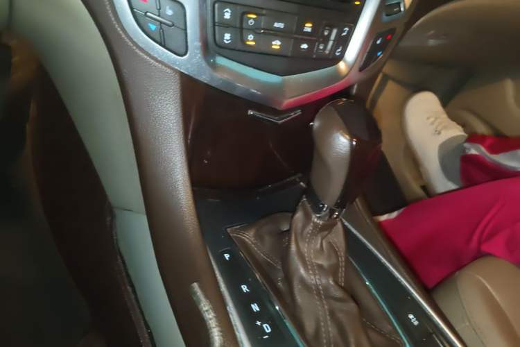 Used Cadillac SRX 2010 3.0L Flagship Edition Gear Lever
