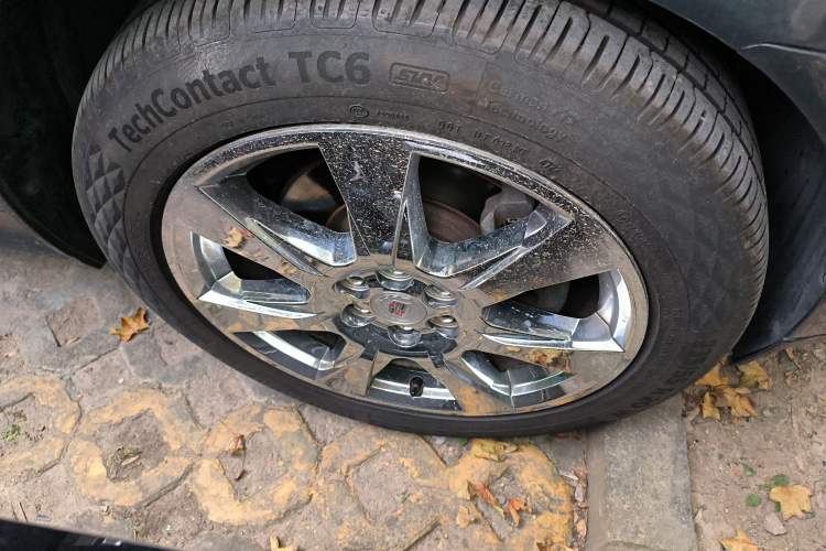 Used Cadillac SRX 2010 3.0L Flagship Edition Right Front Wheel Hub