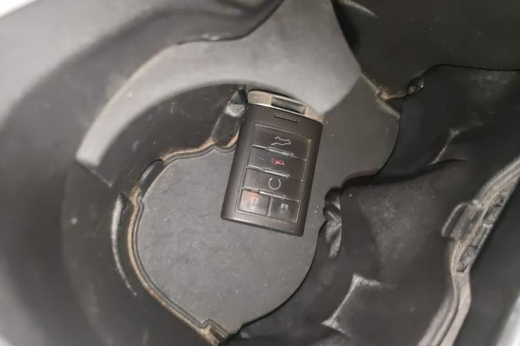 Used Cadillac SRX 2010 3.0L Flagship Edition Vehicle Key