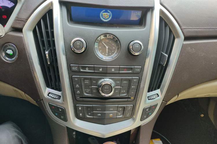 Used Cadillac SRX 2010 3.0L Flagship Edition Audio And AC Panel